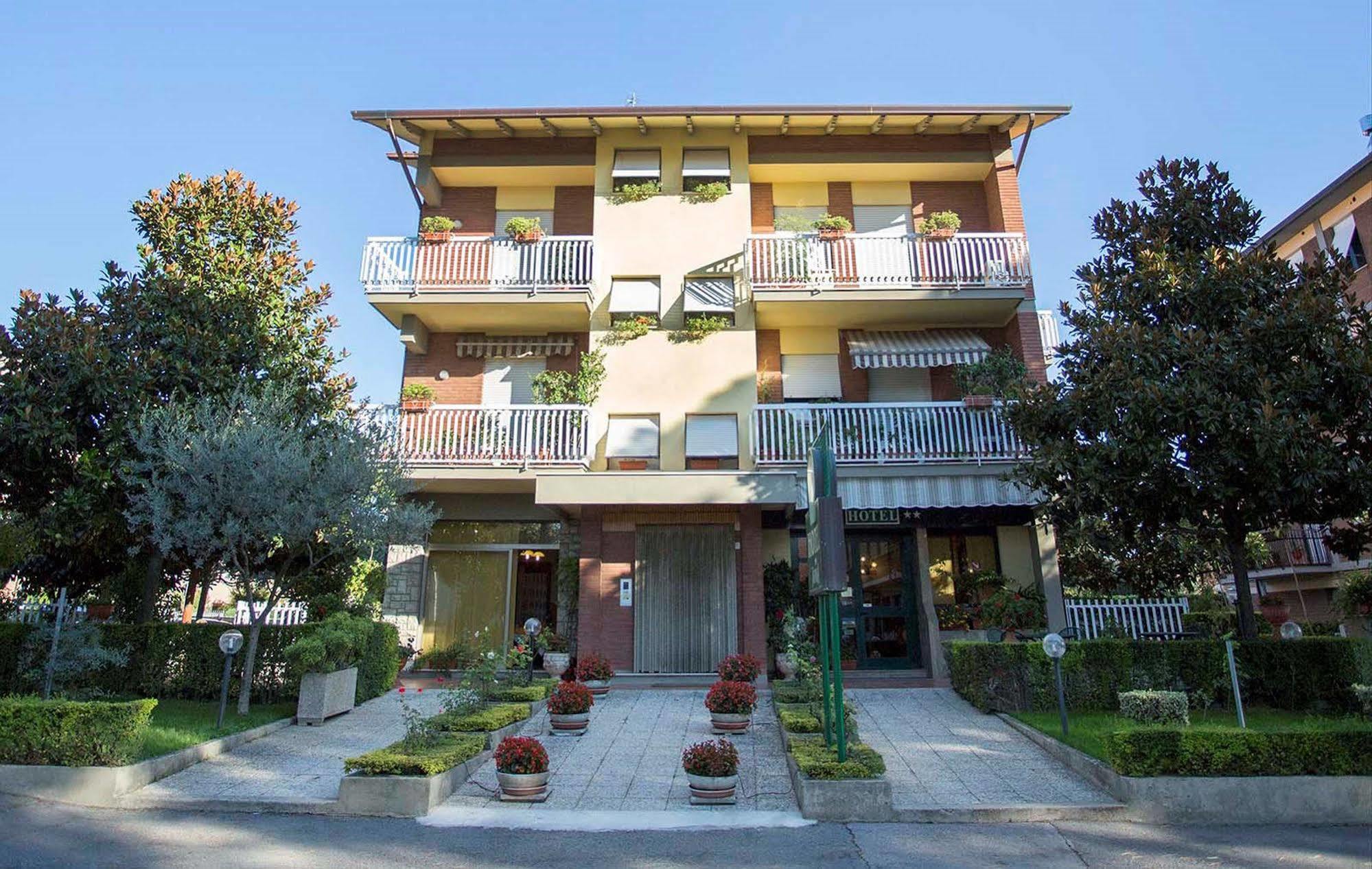Hotel Vignola Assisi Dış mekan fotoğraf