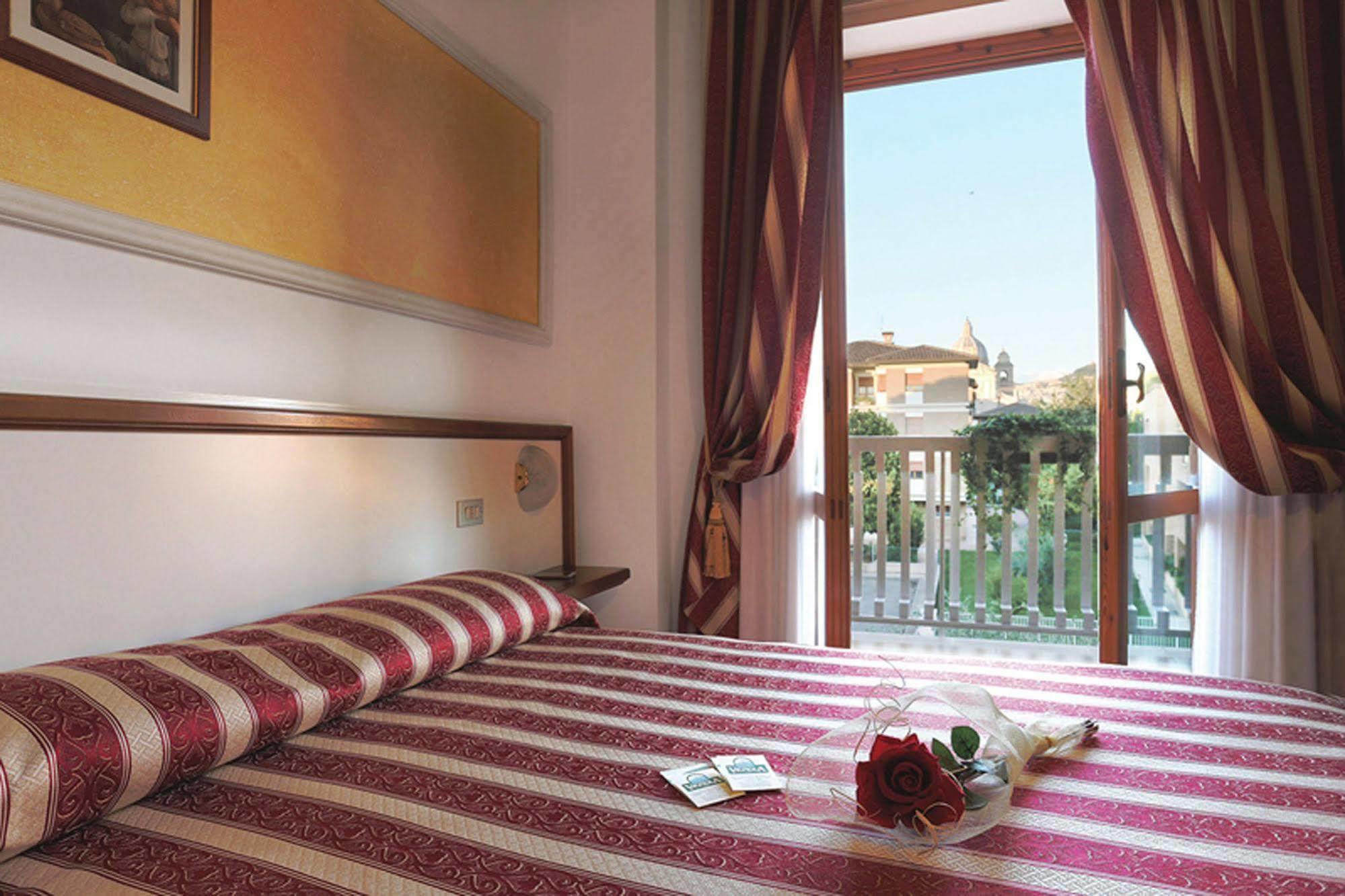 Hotel Vignola Assisi Dış mekan fotoğraf