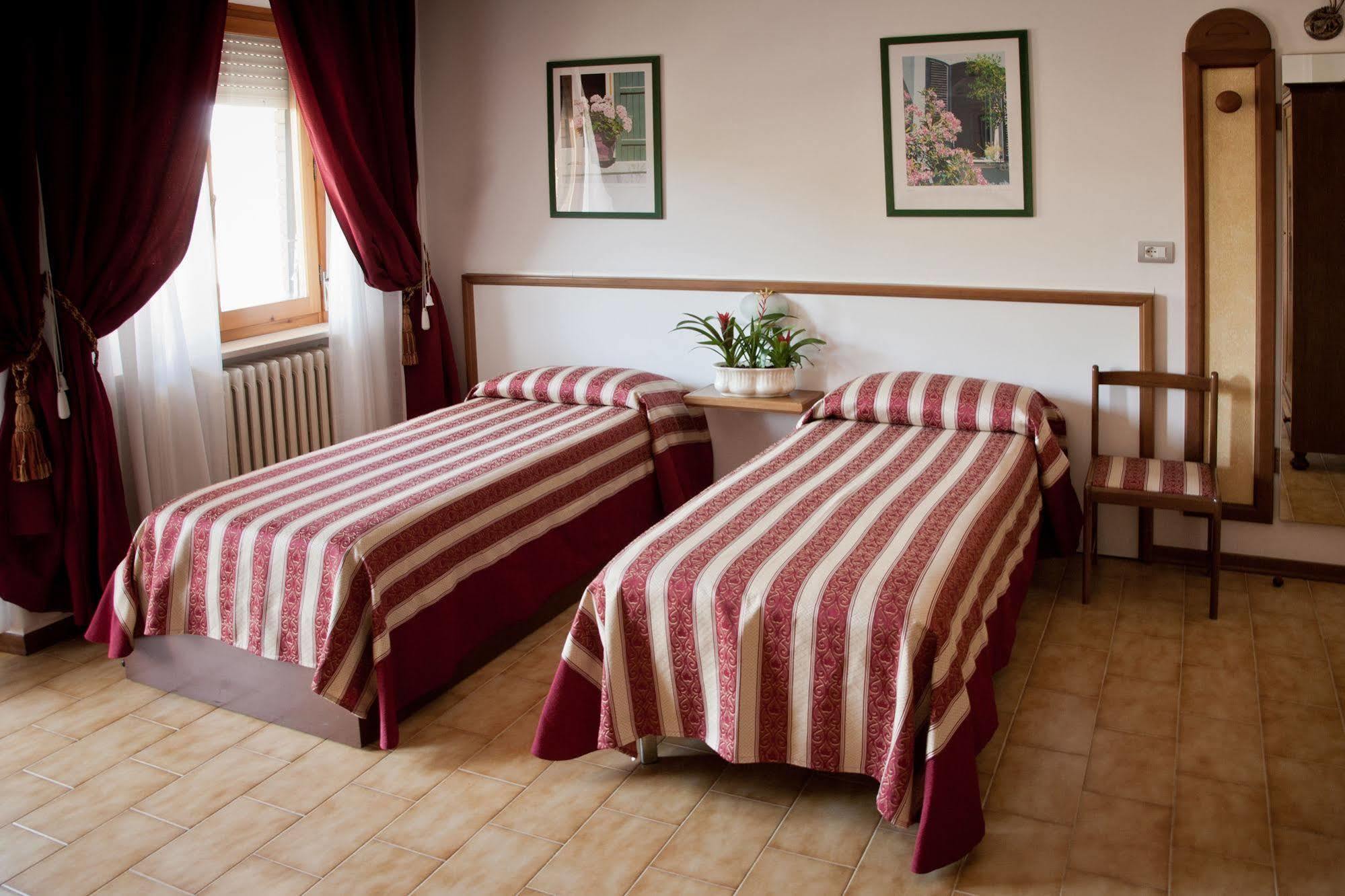 Hotel Vignola Assisi Dış mekan fotoğraf