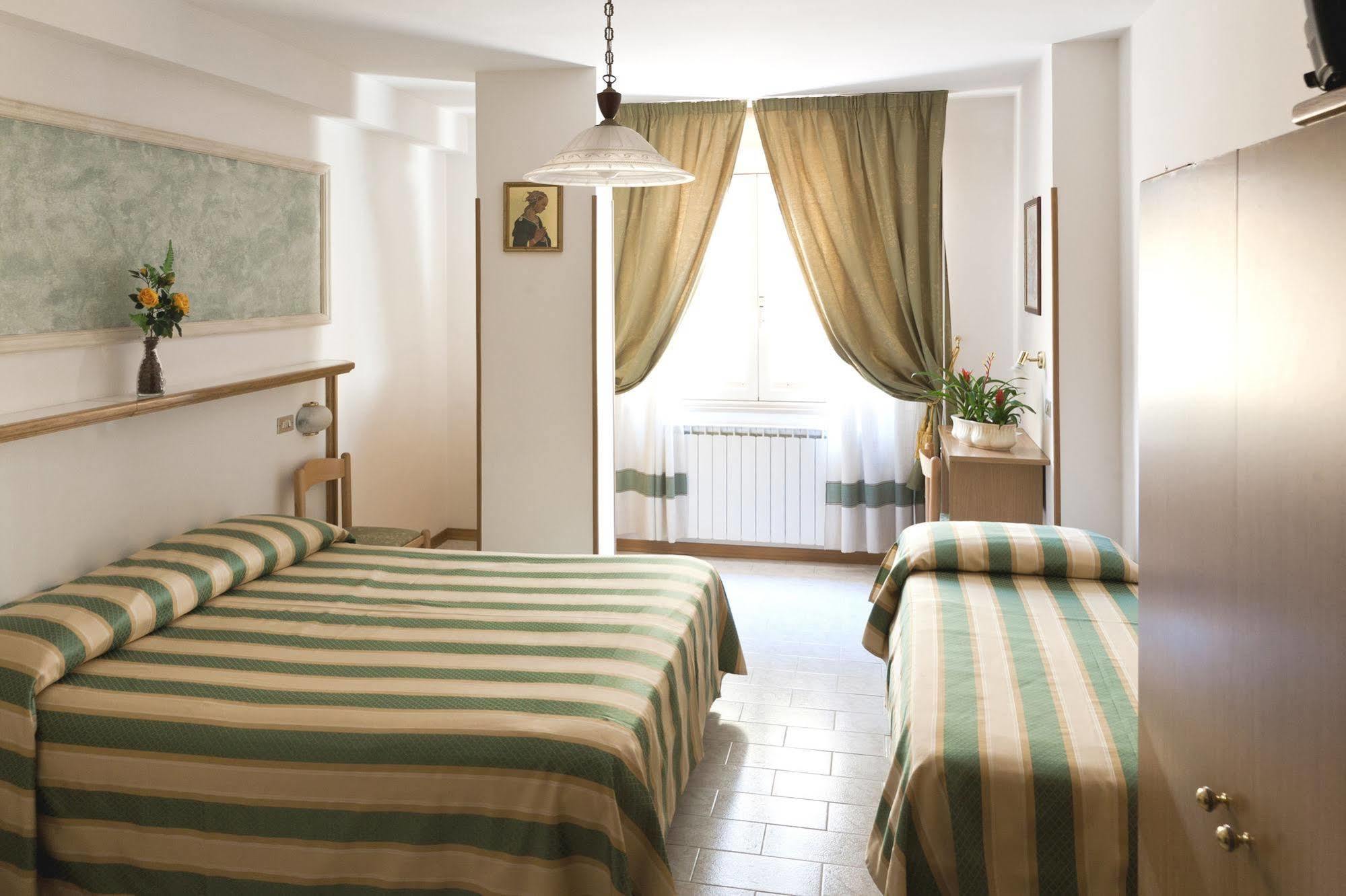 Hotel Vignola Assisi Dış mekan fotoğraf